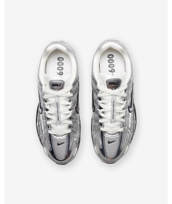 NIKE P-6000 - METALLICSILVER/ SAIL de l' environnement