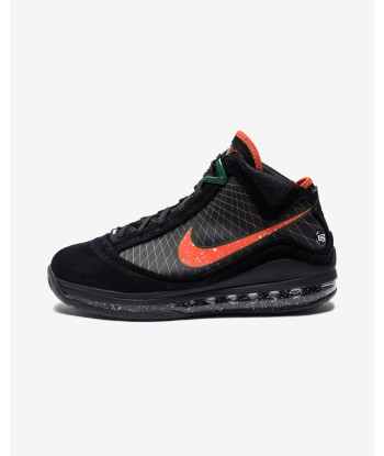 NIKE LEBRON VII - BLACK/ TEAMORANGE/ GORGEGREEN/ WHITE plus qu'un jeu 