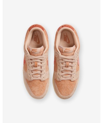 NIKE WOMEN'S DUNK LOW - SHIMMER/ BURNTSUNRISE est présent 