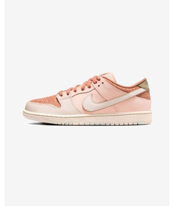 NIKE SB DUNK LOW PREMIUM - AMBERBROWN/ GUAVAICE la colonne vertébrale