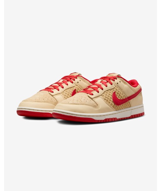 NIKE DUNK LOW RETRO SE - PALEVANILLA/ UNIVERSITYRED sur le site 