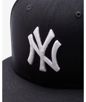 UNDEFEATED X NEW ERA NY YANKEES 59FIFTY FITTED s'inspire de l'anatomie humaine