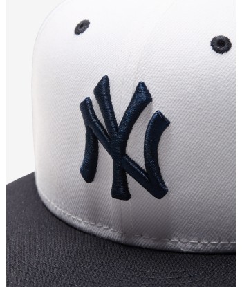 UNDEFEATED X NEW ERA NY YANKEES 59FIFTY FITTED s'inspire de l'anatomie humaine