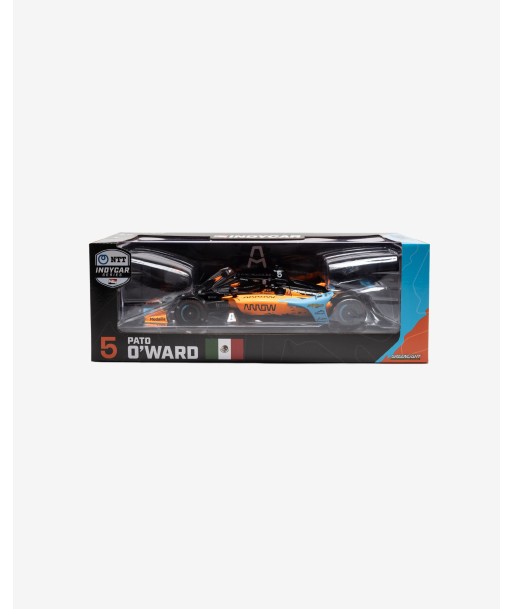 UNDEFEATED X MCLAREN 1:18 SCALE INDY 500 CAR - 5 O'WARD est présent 