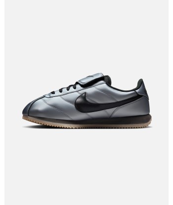 NIKE CORTEZ SE - MTLCCOOLGREY/ BLACK suggérées chez