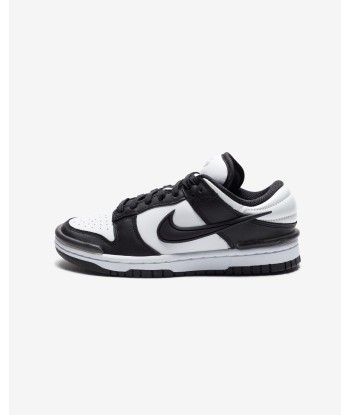 NIKE WOMEN'S DUNK LOW TWIST - BLACK/ WHITE est présent 