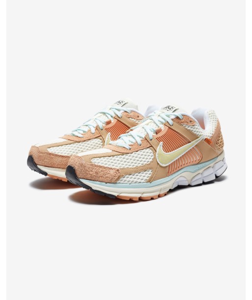 NIKE ZOOM VOMERO 5 - PALEIVORY/ CITRONTINT/ PALEIVORY/ HEMP chez Cornerstreet bien 