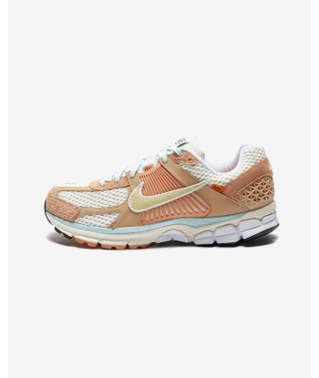 NIKE ZOOM VOMERO 5 - PALEIVORY/ CITRONTINT/ PALEIVORY/ HEMP chez Cornerstreet bien 