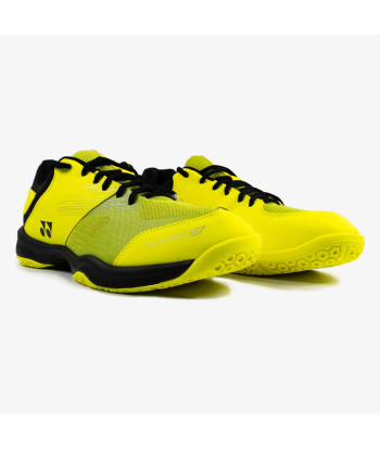 Yonex Power Cushion 37 (Bright Yellow) est présent 