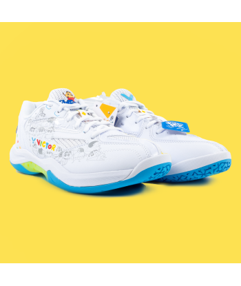 Victor x Crayon Shin Chan Court Shoes A39CS A (Bright White) en linge