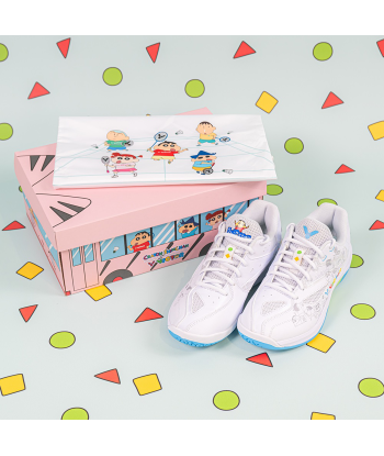 Victor x Crayon Shin Chan Court Shoes A39CS A (Bright White) en linge